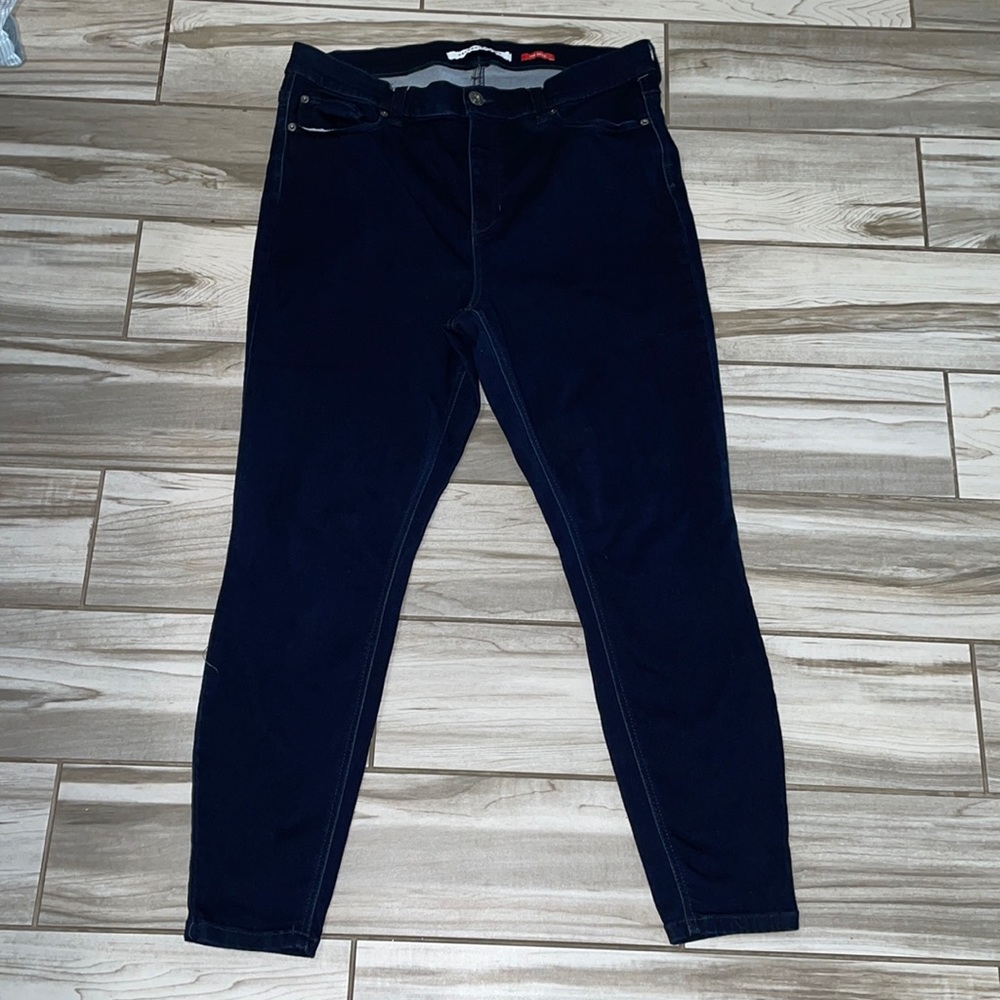 Celebrity pink size 16